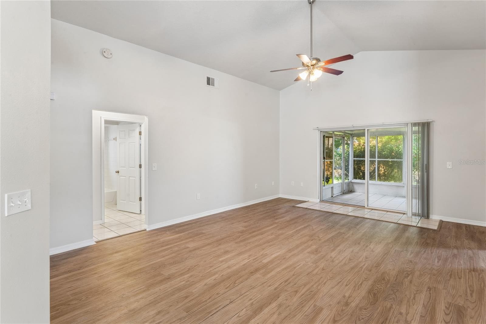 Single Family Residence at 652 SAND RIDGE DR, VALRICO, photo 4 of 25