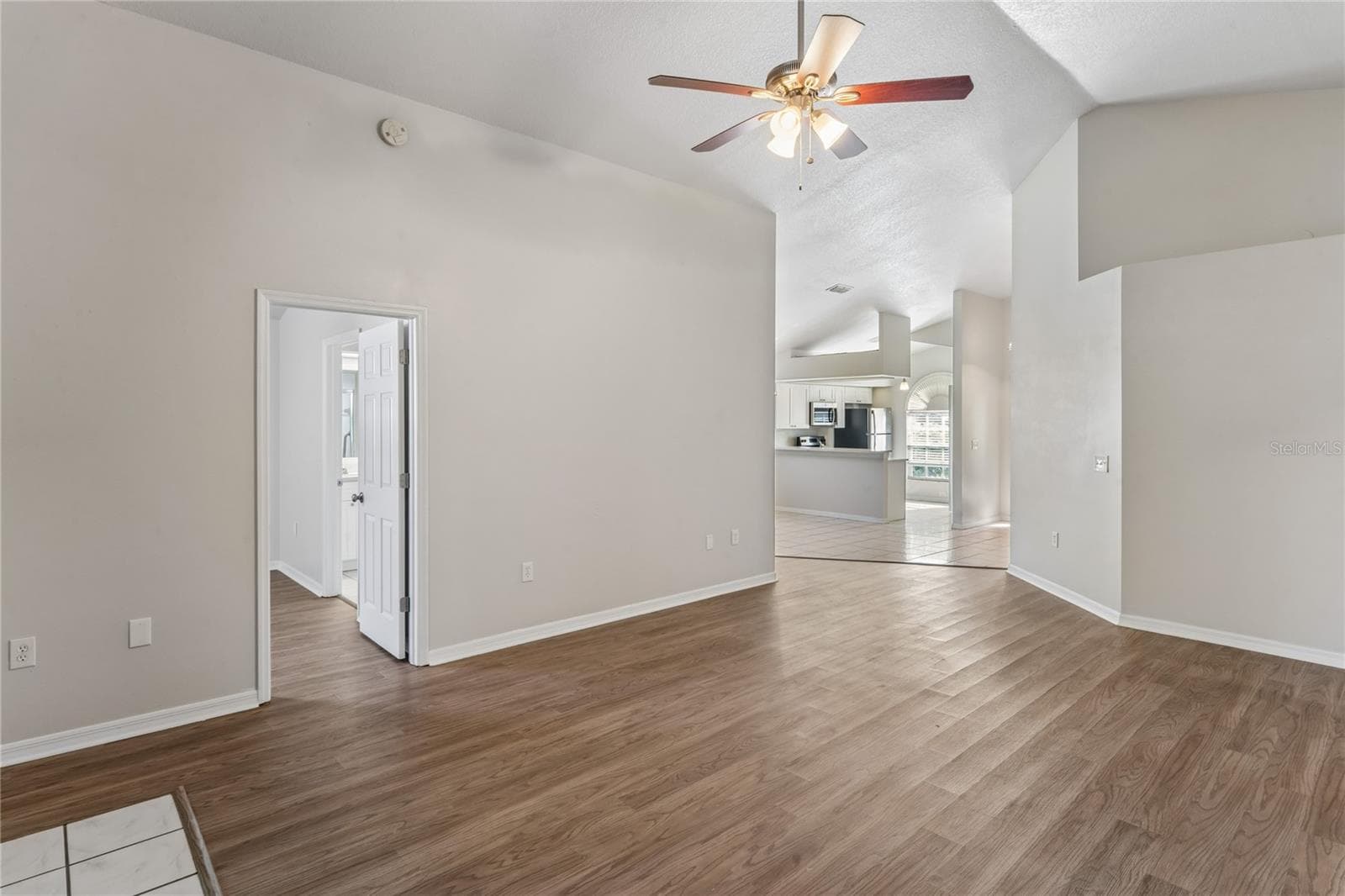 Single Family Residence at 652 SAND RIDGE DR, VALRICO, photo 5 of 25