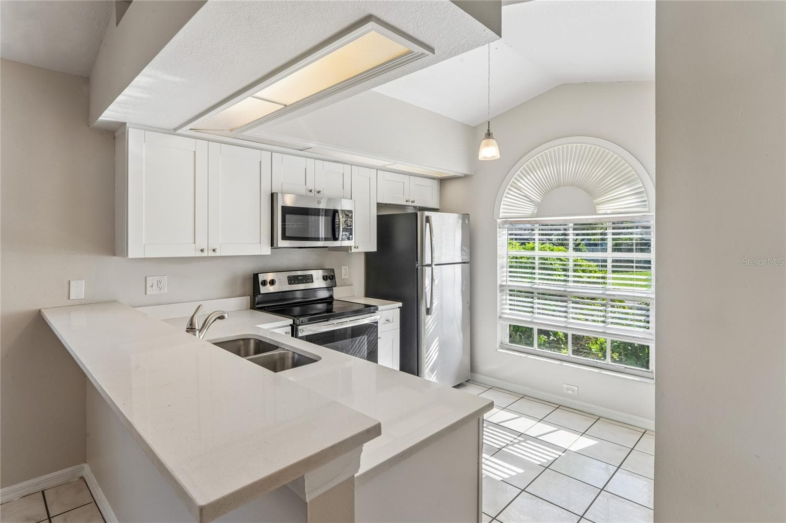 Single Family Residence at 652 SAND RIDGE DR, VALRICO, photo 6 of 25