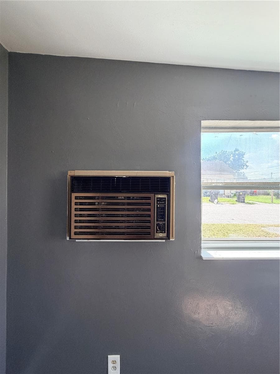 Single Family Residence at 3400 SUNSET DR W, WINTER HAVEN, photo 12 of 18