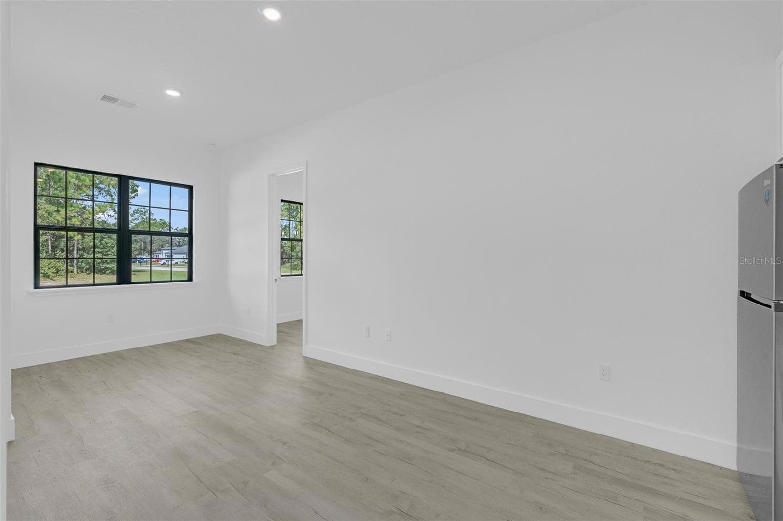 in law living - 15085 SW 50TH AVENUE RD, OCALA