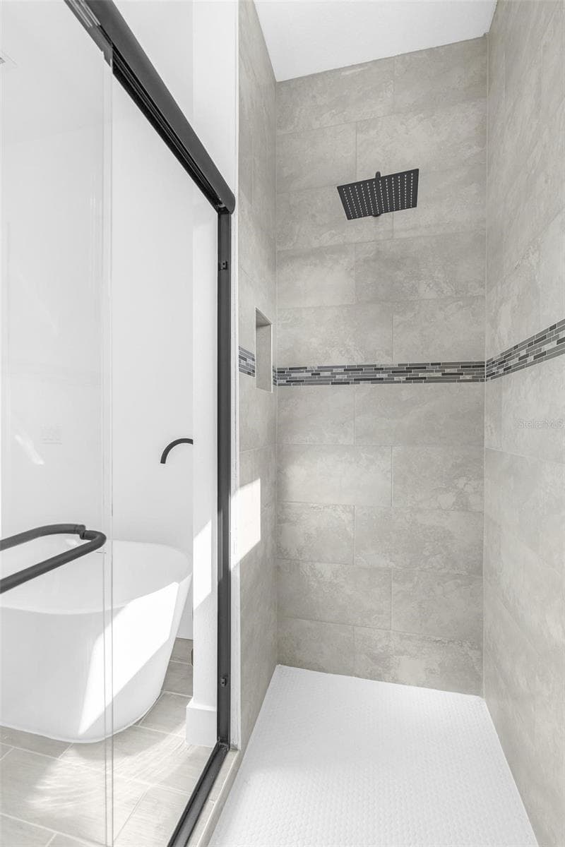 master bathroom - 15085 SW 50TH AVENUE RD, OCALA