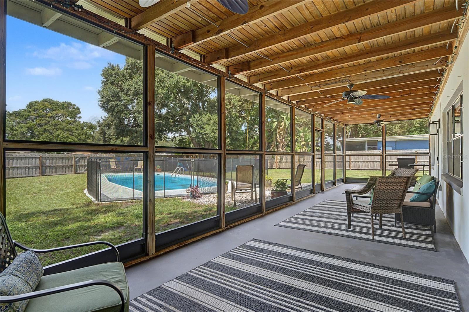 Screened Lanai - 10246 N VALLE DR, TAMPA