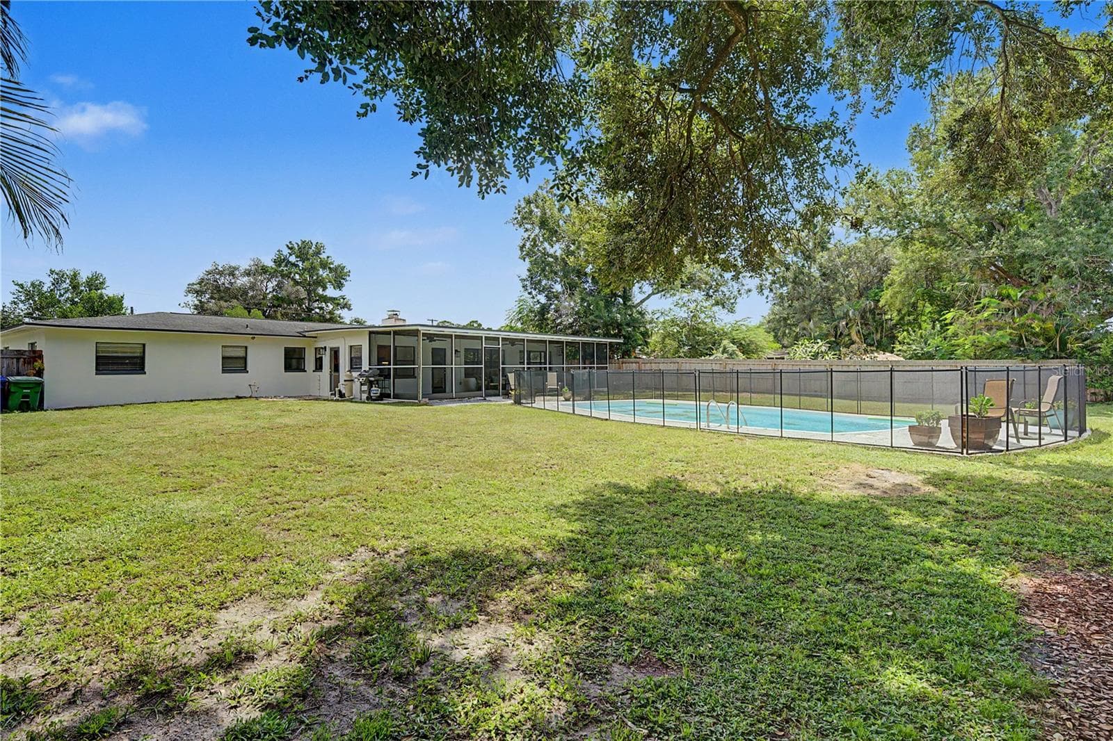 Large Yard and Pool - 10246 N VALLE DR, TAMPA