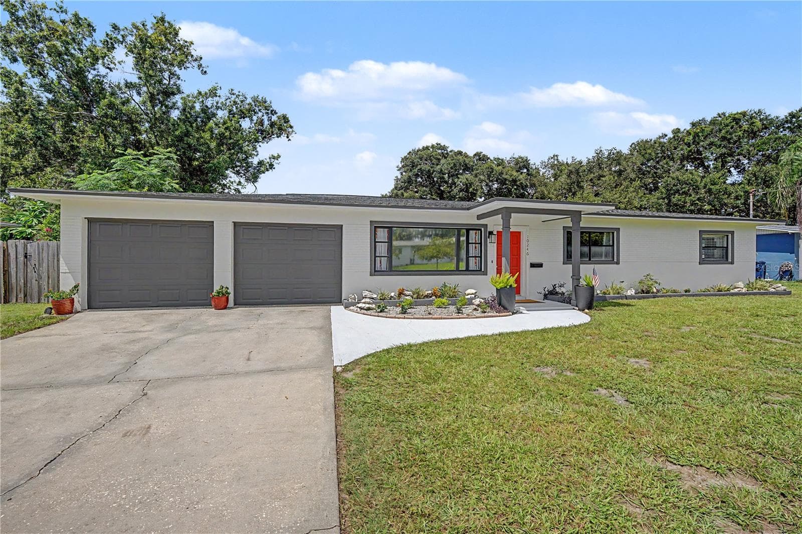 Single Family Residence at 10246 N VALLE DR, TAMPA, photo 6 of 43