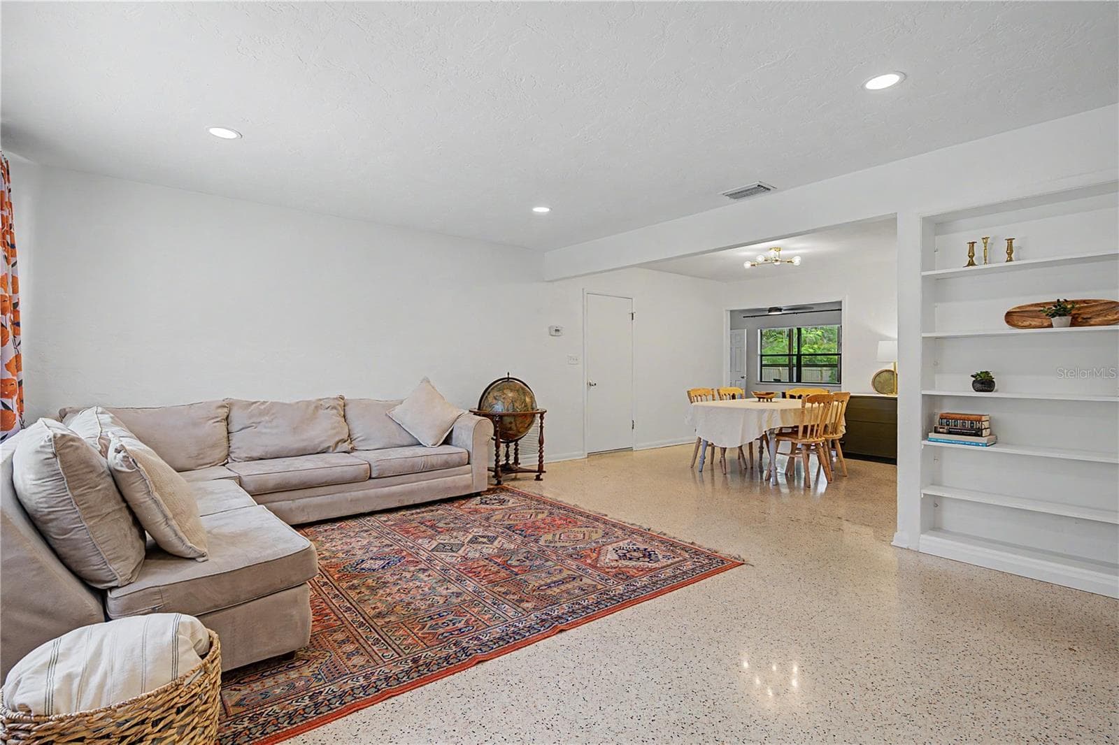 Single Family Residence at 10246 N VALLE DR, TAMPA, photo 14 of 43