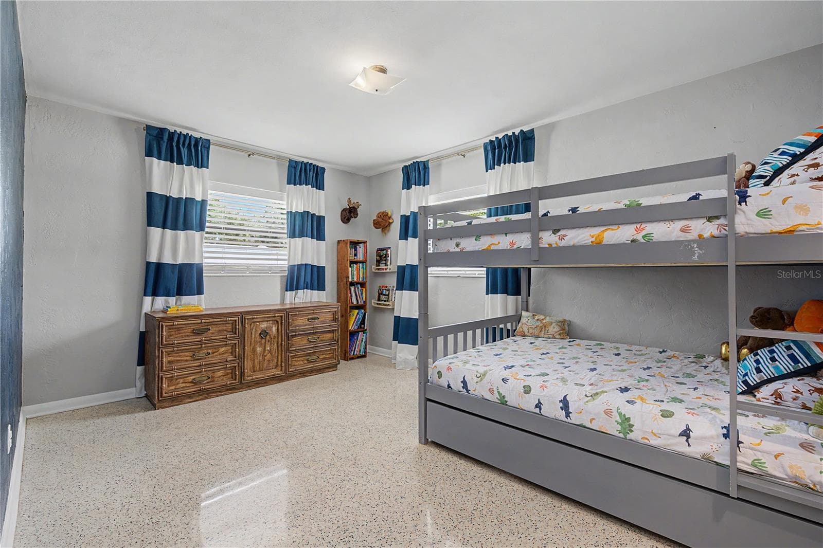 Single Family Residence at 10246 N VALLE DR, TAMPA, photo 27 of 43
