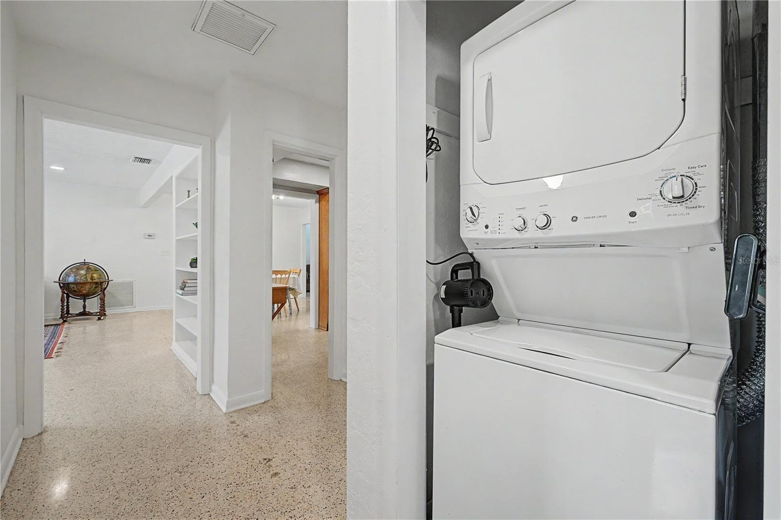 Laundry Closet - 10246 N VALLE DR, TAMPA