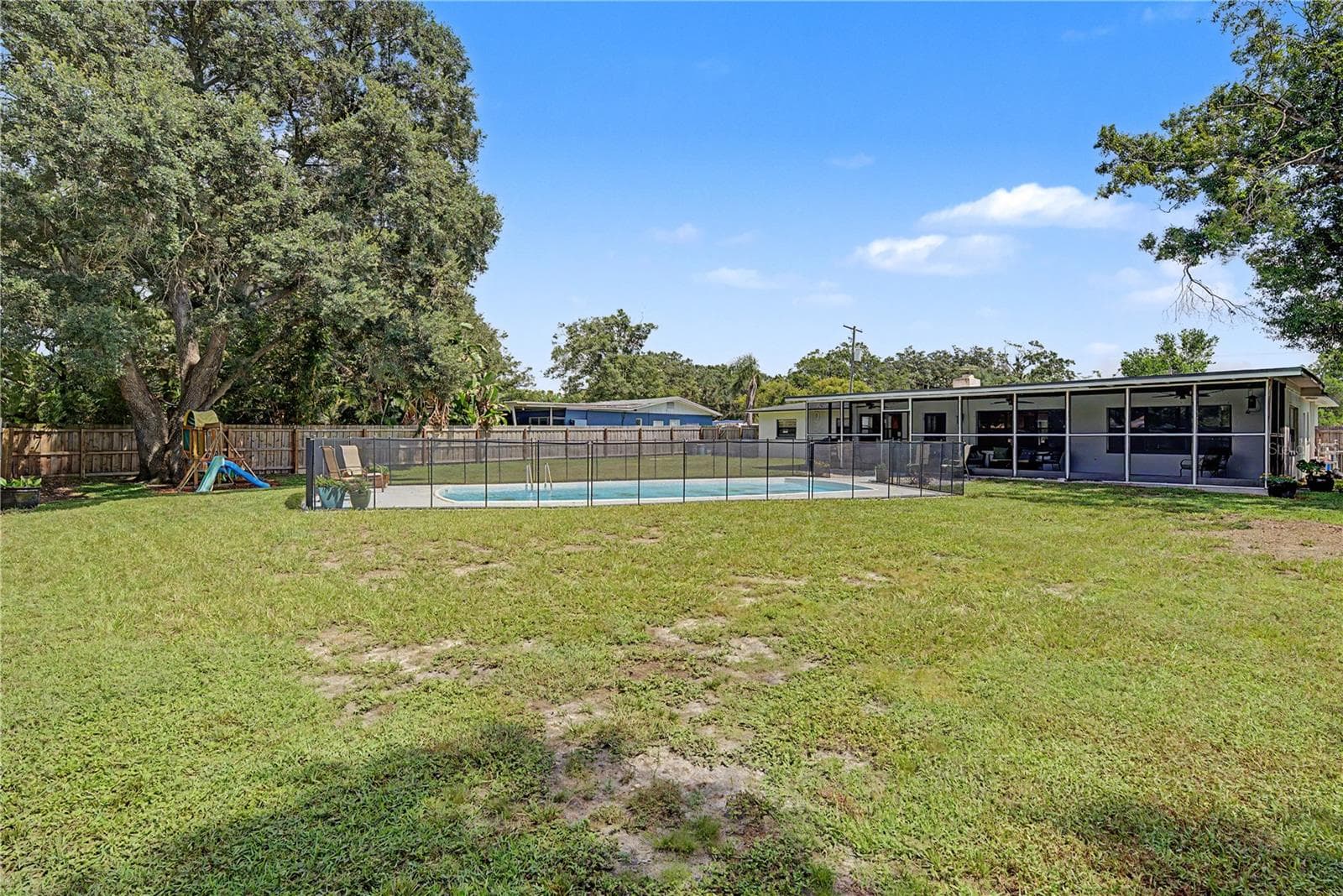 Single Family Residence at 10246 N VALLE DR, TAMPA, photo 32 of 43
