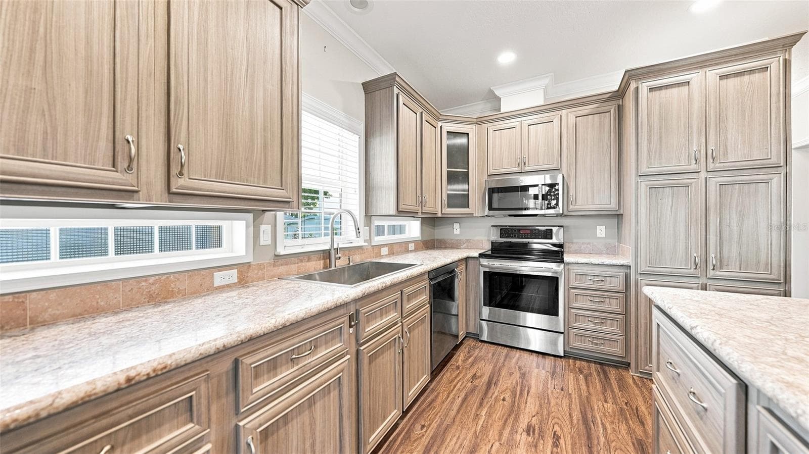 Drop in single bowl stainless steel sink - 10315 CORTEZ RD W #2F, BRADENTON