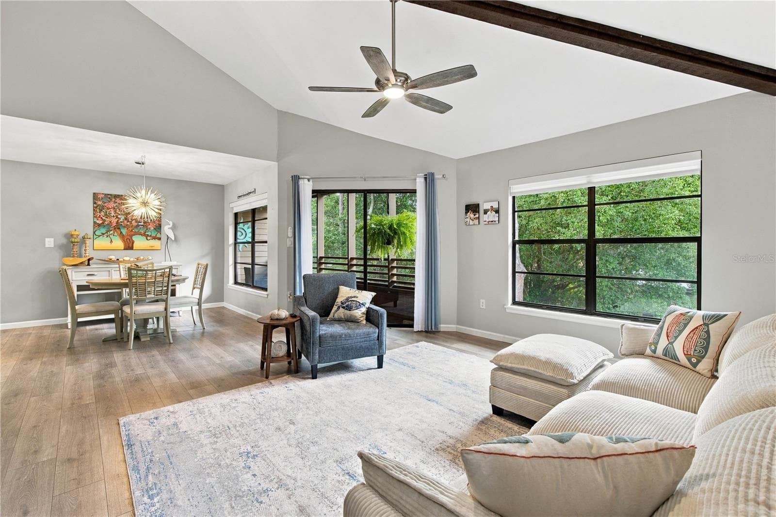 Vaulted ceilings - 1006 LENNOX RD W #1006, PALM HARBOR