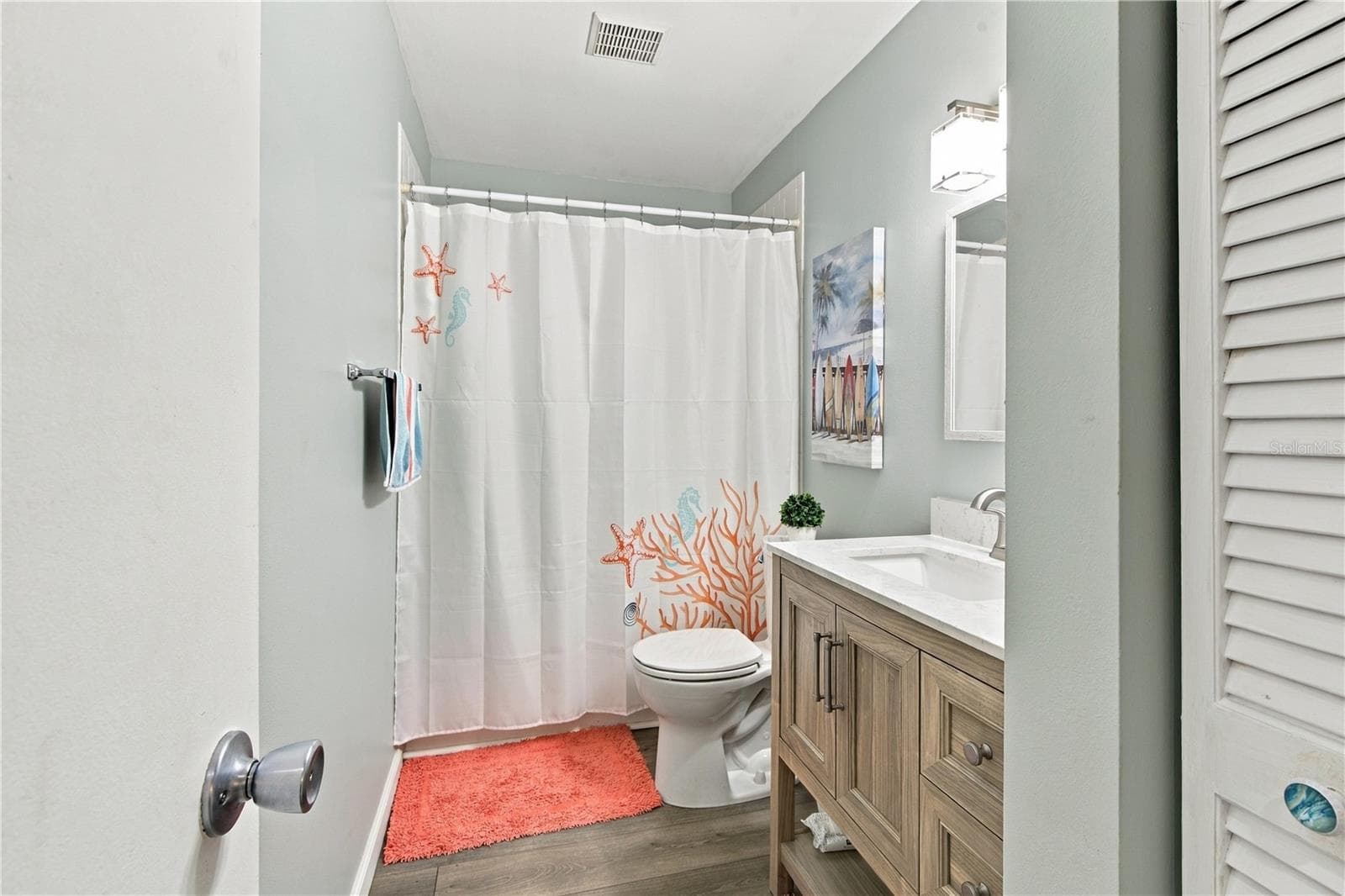 Guest bathroom - 1006 LENNOX RD W #1006, PALM HARBOR