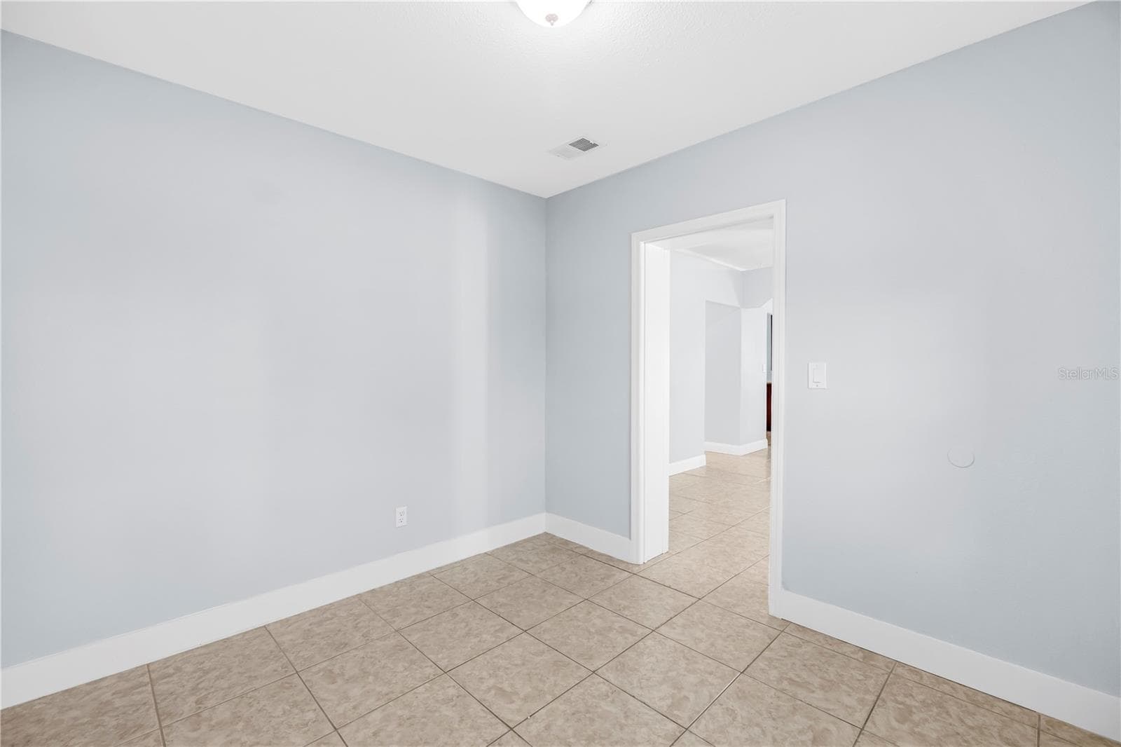 Single Family Residence at 2906 W MAIN ST, TAMPA, photo 18 of 40