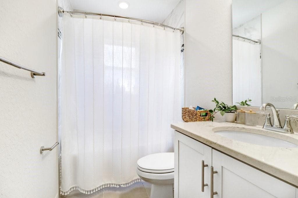Guest Bath - 12277 CYPRESS BRANCH ST, RIVERVIEW