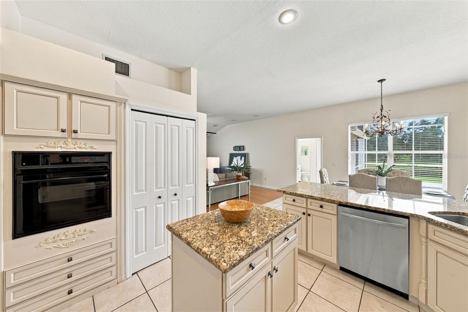 Single Family Residence at 12427 BRISTOL COMMONS CIR, TAMPA, photo 16 of 92