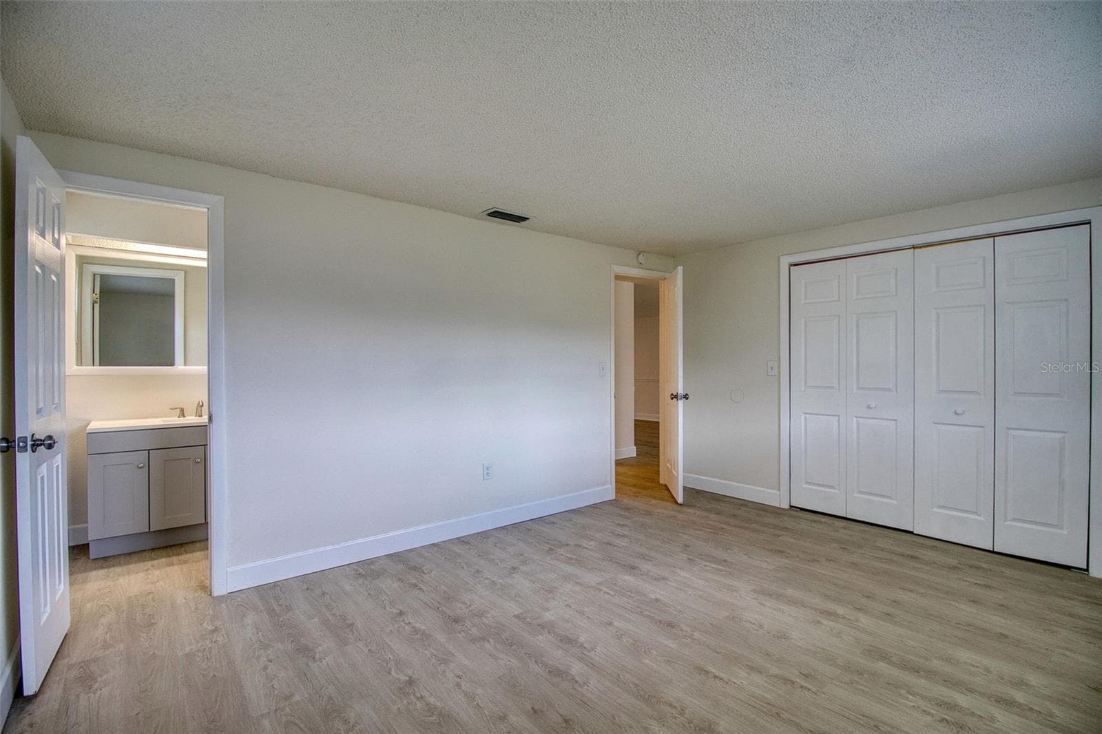 Primary bedroom - 5425 DRINKARD DR, NEW PORT RICHEY