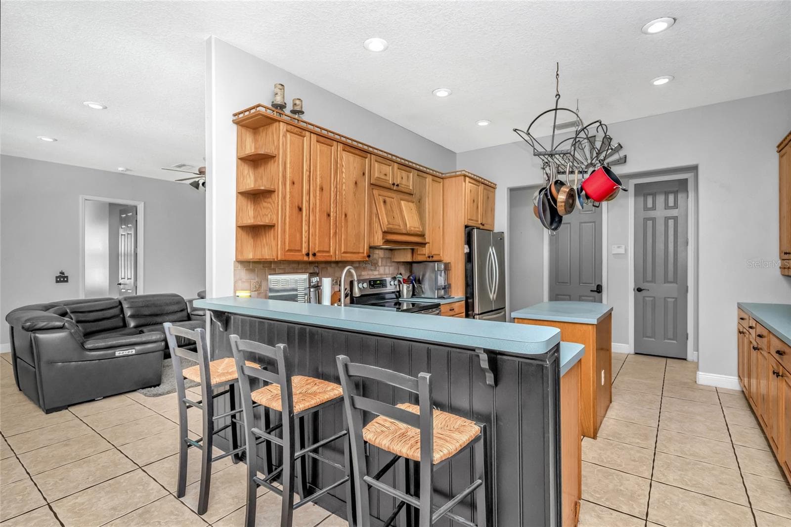 Kitchen with eating - 6122 REGINA PL, LAND O LAKES