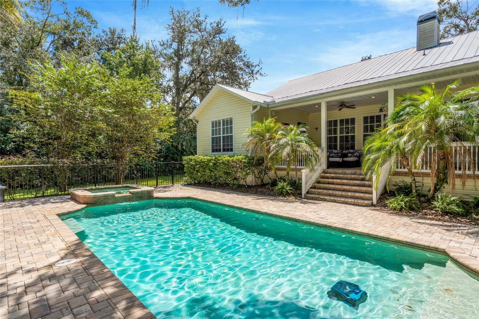 Pool and Spa - 6122 REGINA PL, LAND O LAKES