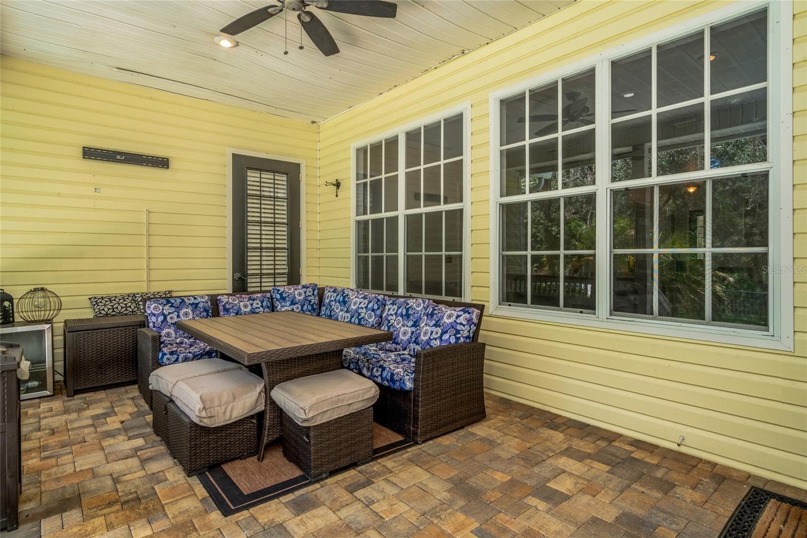 Back porch - 6122 REGINA PL, LAND O LAKES