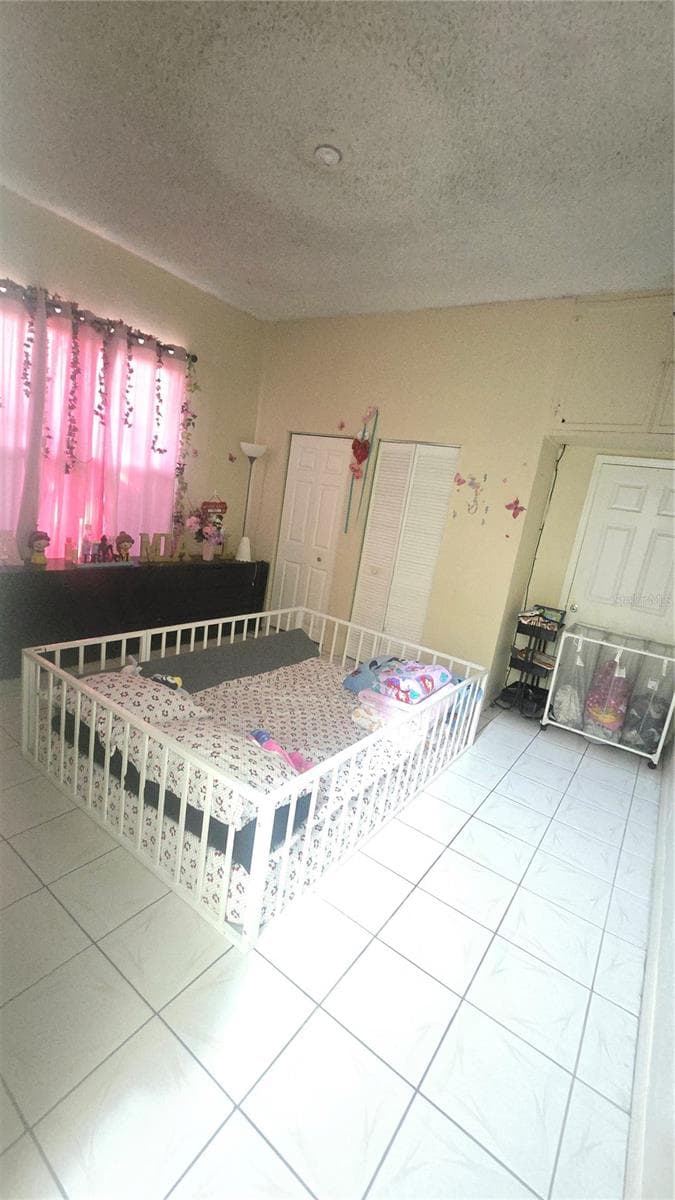 Single Family Residence at 1208 E 26TH AVE, TAMPA, photo 5 of 14