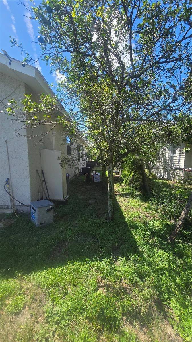 Single Family Residence at 1208 E 26TH AVE, TAMPA, photo 11 of 14