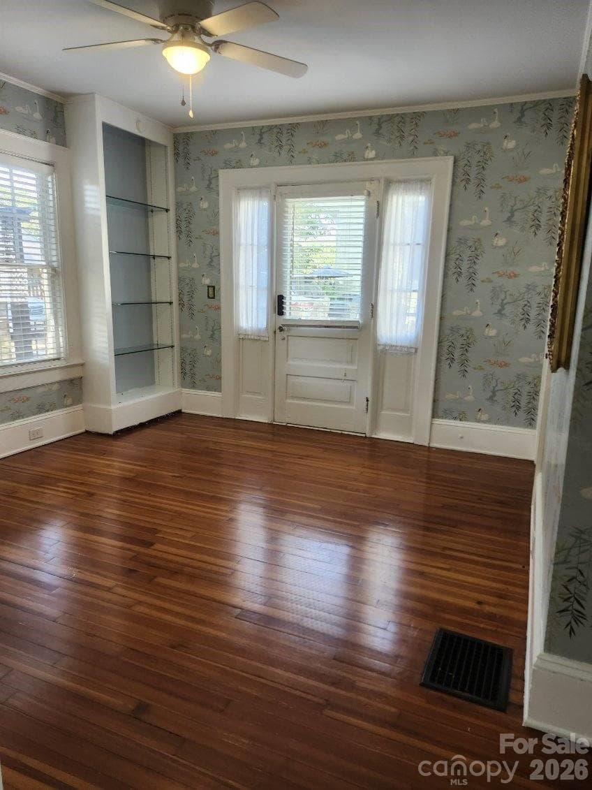 Single Family Residence at 907 Edgewood Circle, Gastonia, photo 8 of 58