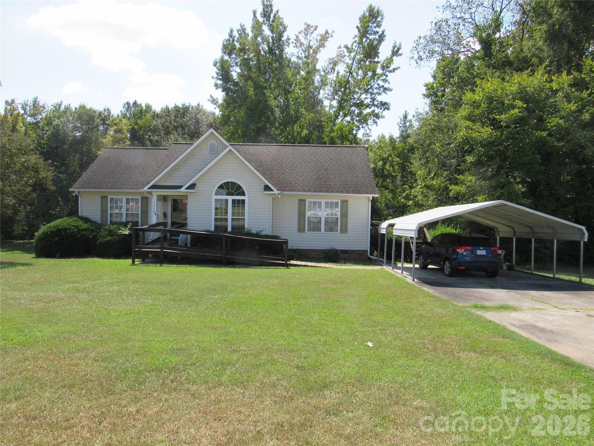 2514 Oxford Circle