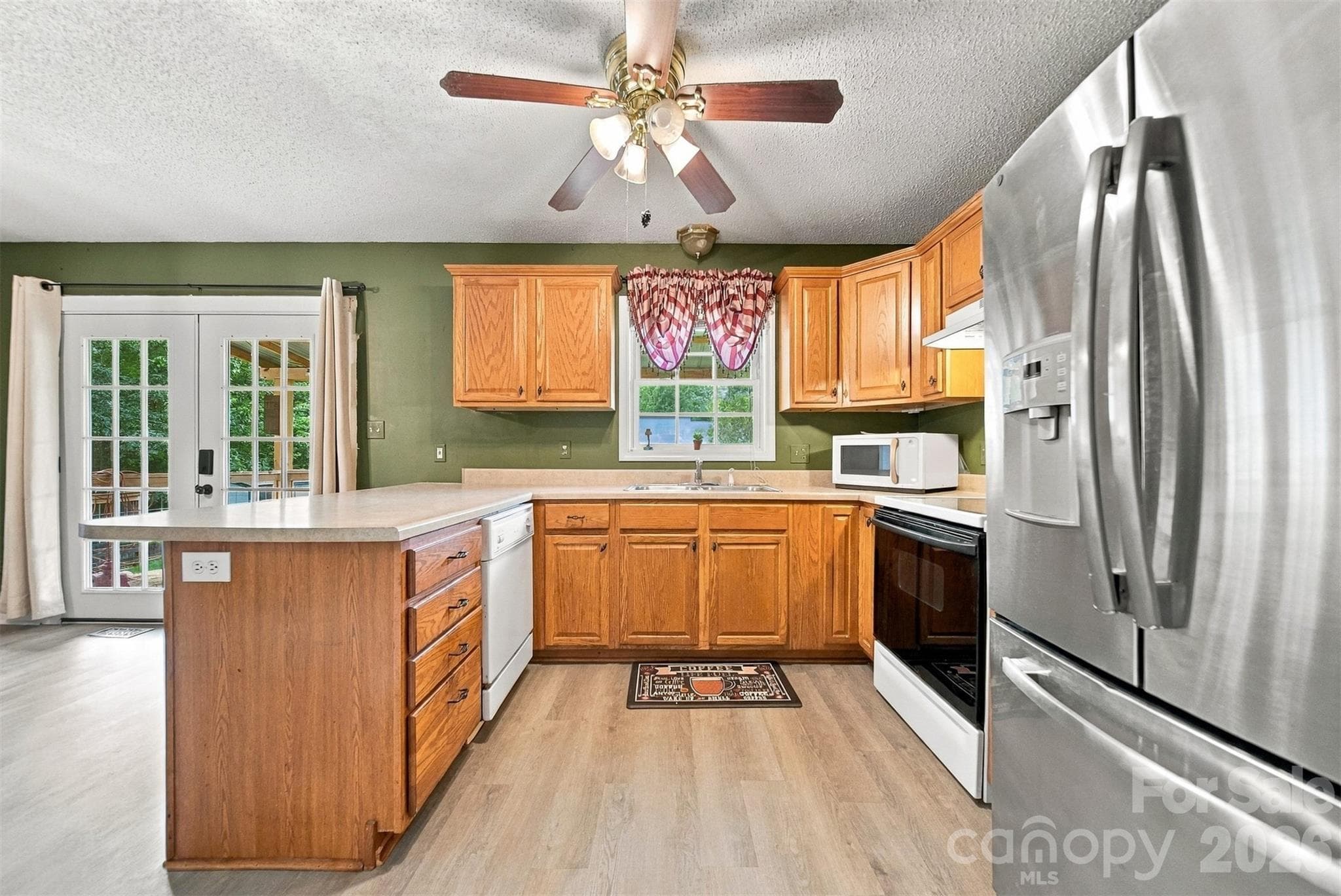 Single Family Residence at 4917 Pond Court, Conover, photo 15 of 47
