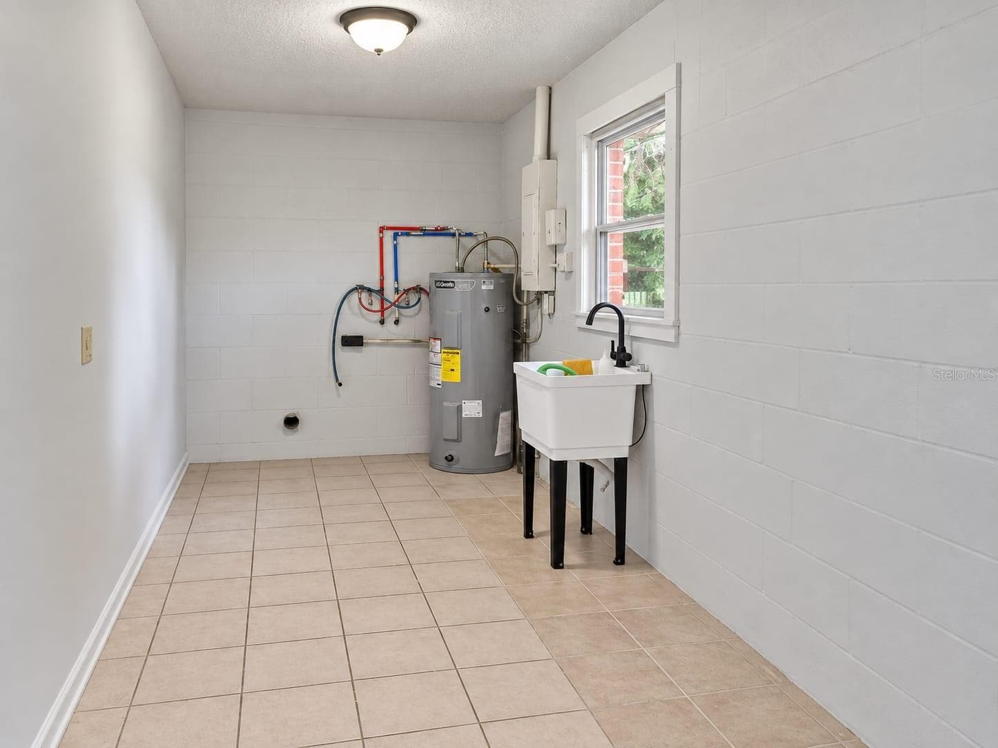 Single Family Residence at 5838 GIBSON SHORES DR, LAKELAND, photo 18 of 29