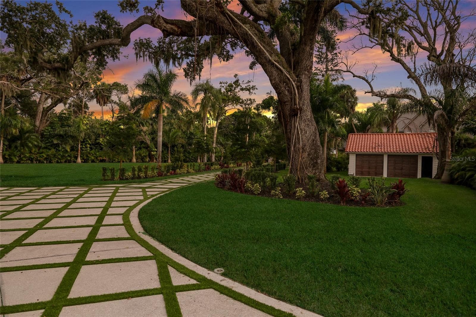 Single Family Residence at 2832 RIVERVIEW BLVD, BRADENTON, photo 6 of 87