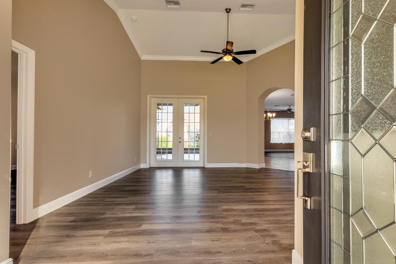 Entry - 27303 GINGERBREAD PL, LEESBURG