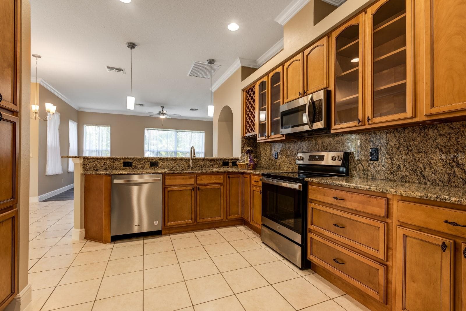Newer appliances - 27303 GINGERBREAD PL, LEESBURG