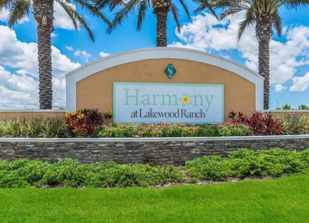 Community entrance - 5233 BLOSSOM CV, BRADENTON