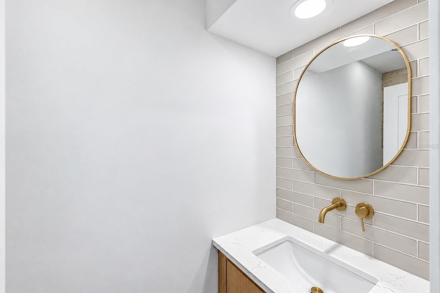 Powder bath - 604 NORSOTA WAY, SARASOTA