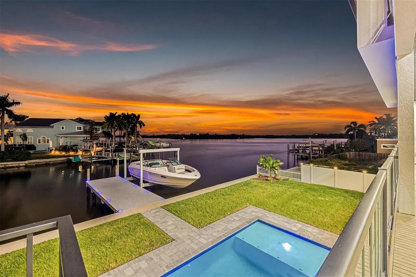 2121 BAYOU GRANDE BLVD NE
