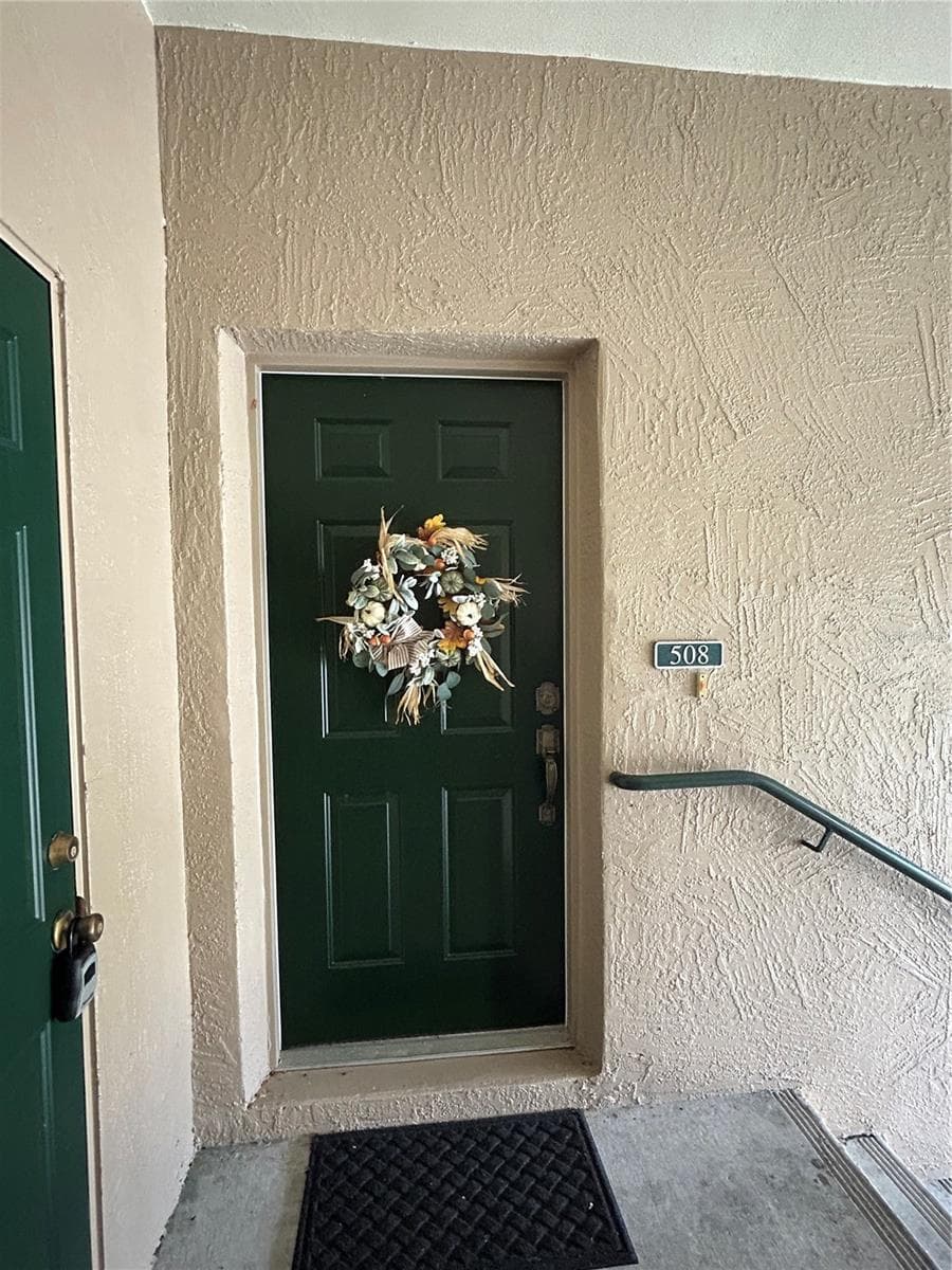 Condominium at 508 EAGLE POND DR #508, WINTER HAVEN, photo 3 of 33