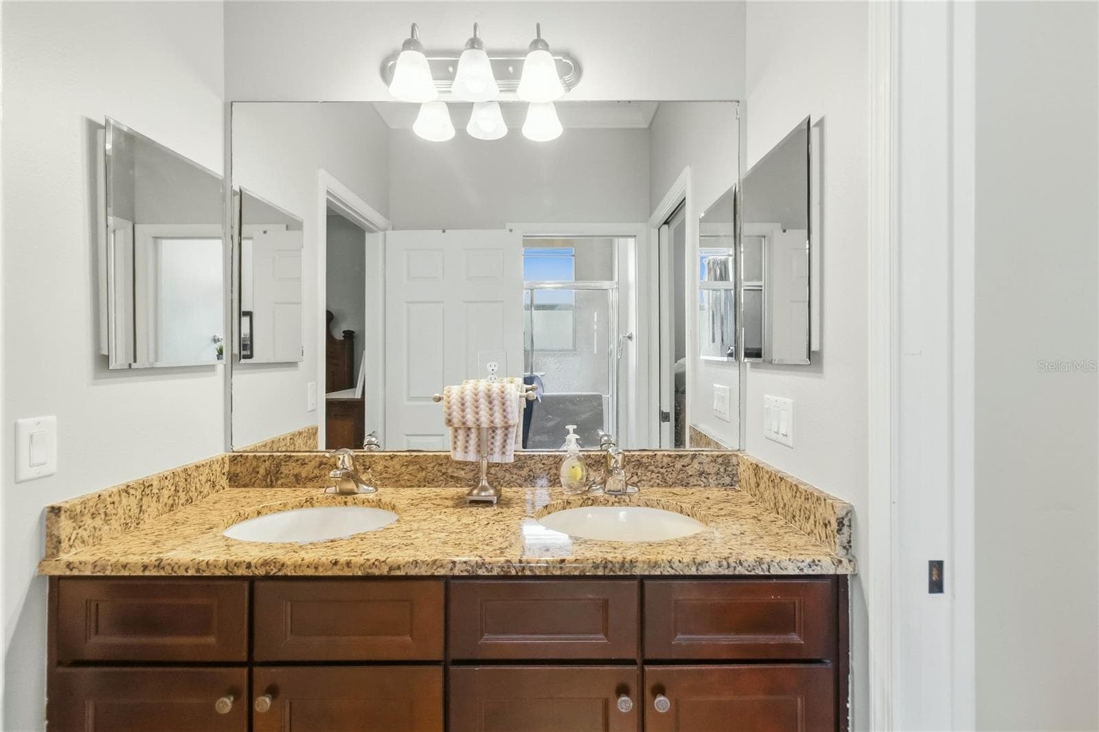 Guest Bath 1 - 15909 ST CLAIR ST, CLERMONT