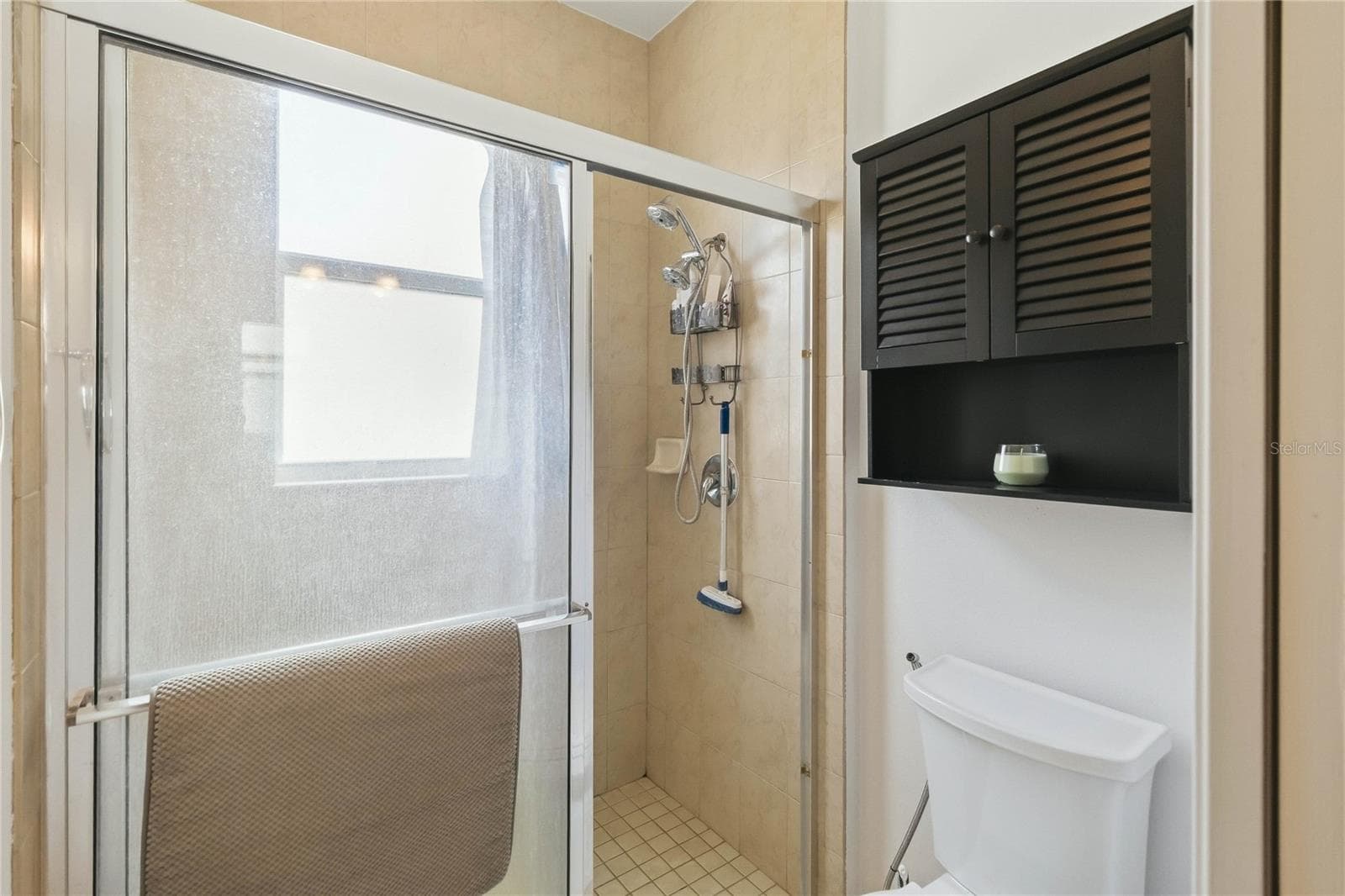 Guest Bath 1 - 15909 ST CLAIR ST, CLERMONT