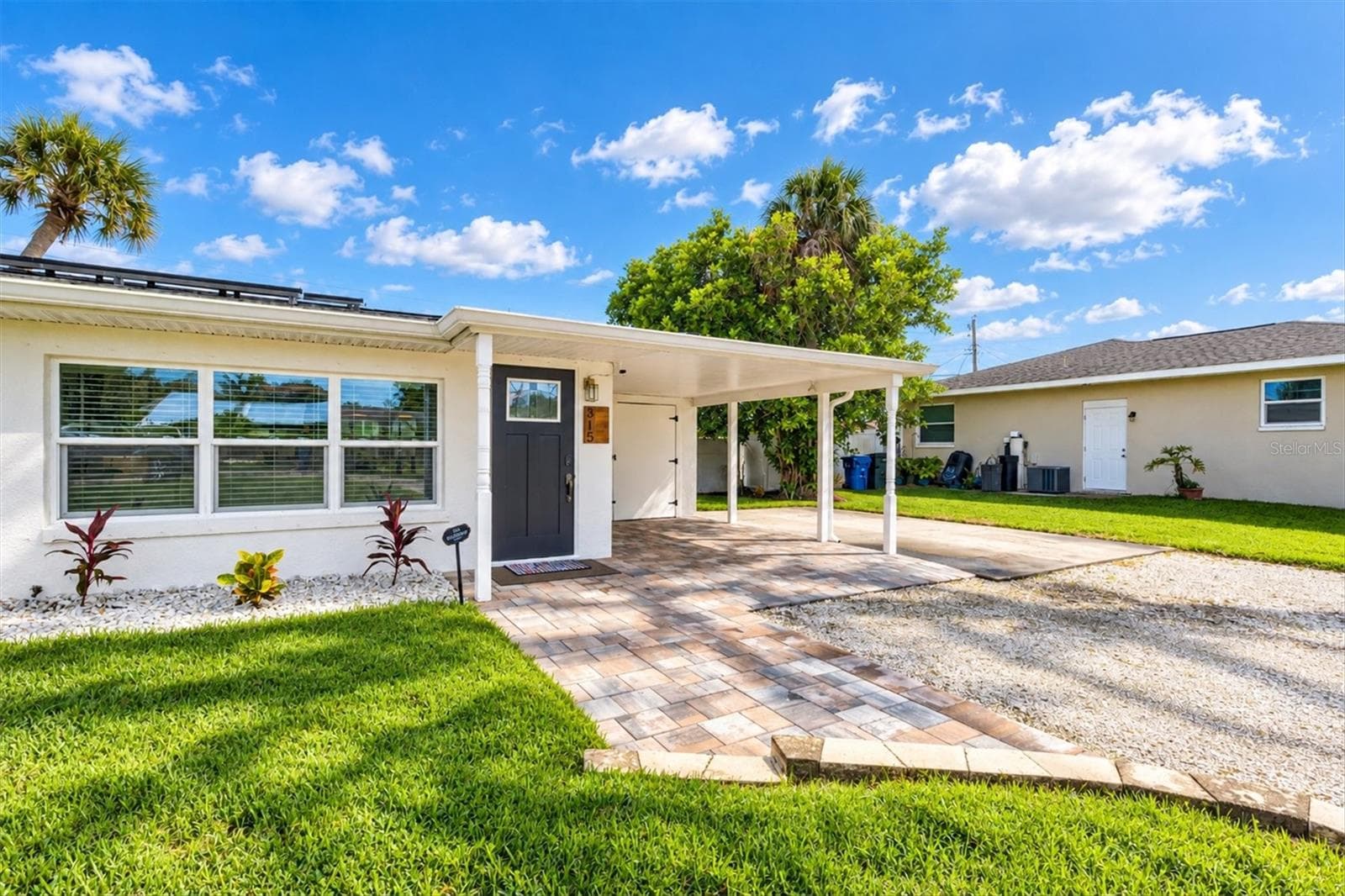 Single Family Residence at 315 AZALEA RD, VENICE, photo 2 of 33