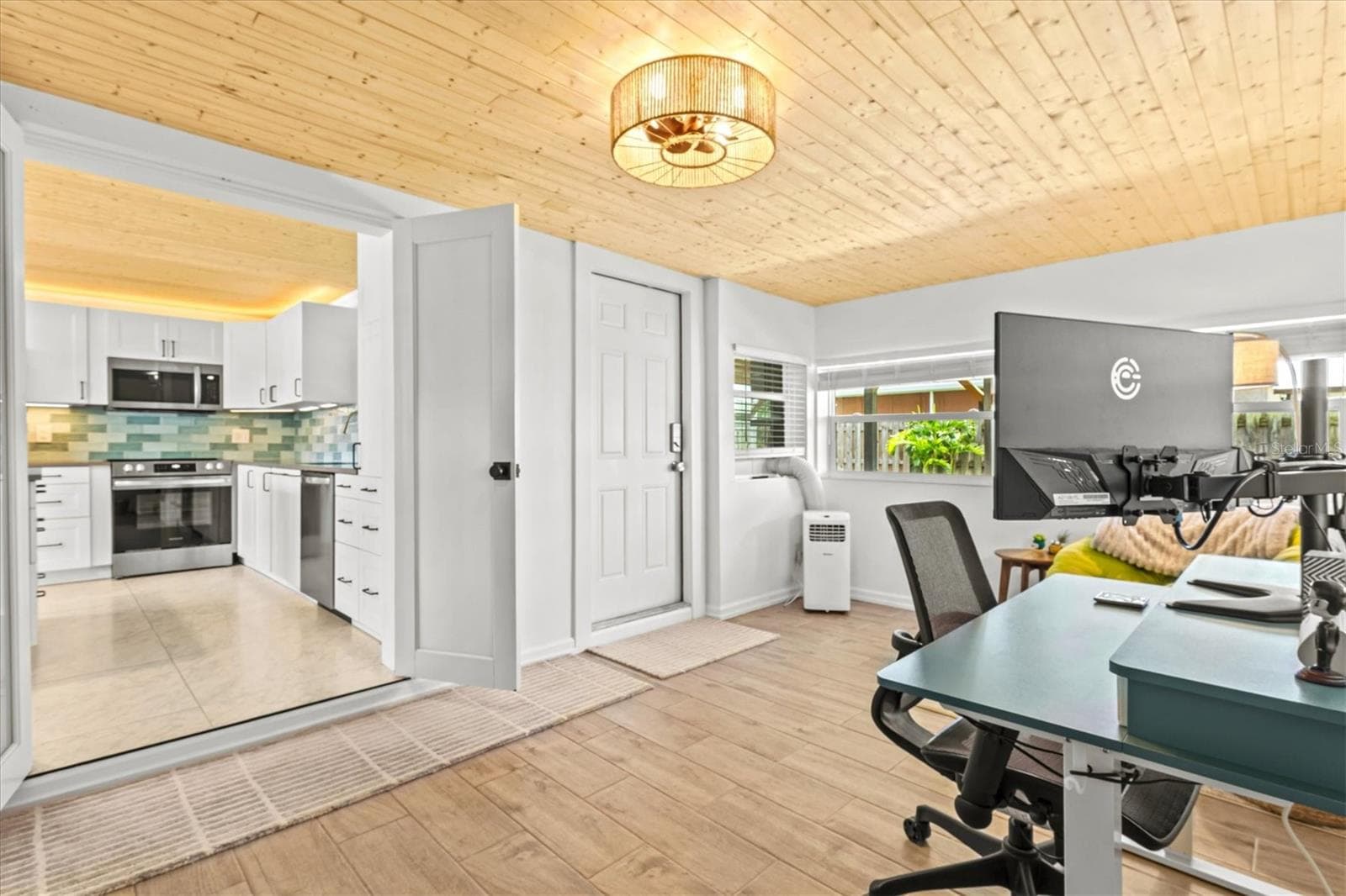 Single Family Residence at 315 AZALEA RD, VENICE, photo 14 of 33
