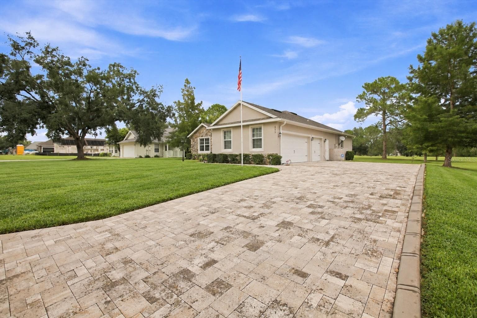 Single Family Residence at 555 DOWLING CIR, LADY LAKE, photo 3 of 32