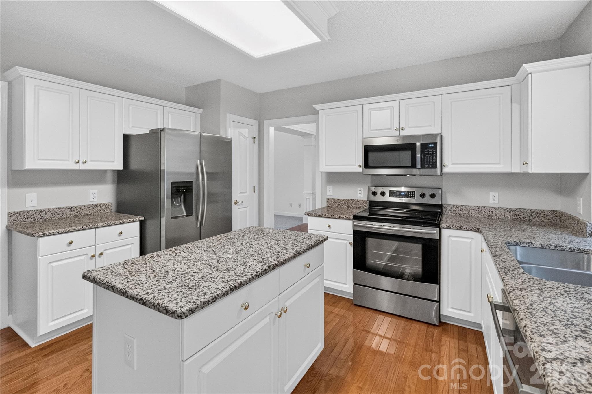 Single Family Residence at 5726 Swanston Drive, Charlotte, photo 12 of 44