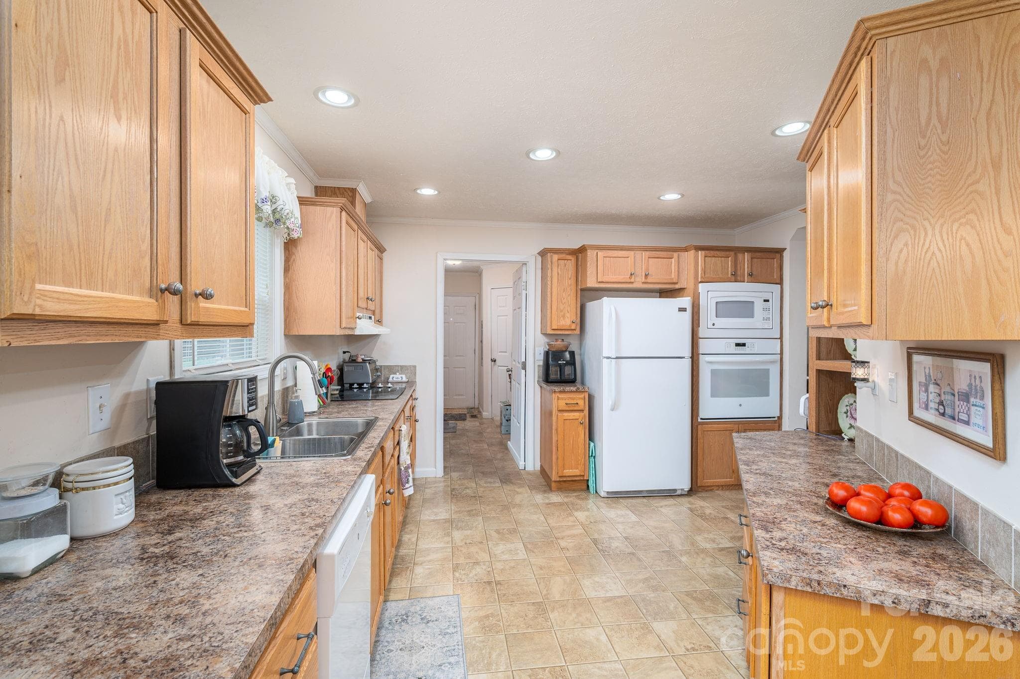Kitchen - 2224 Sterling Ridge Drive, Newton
