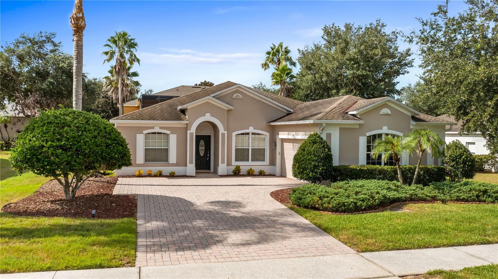1093 HARMONY LN