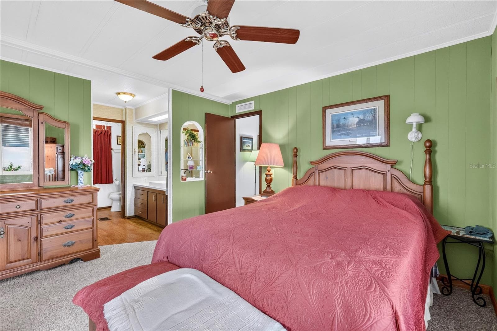 Primary Bedroom En 'Suite Bath - 210 PALM MEADOWS DR, EUSTIS