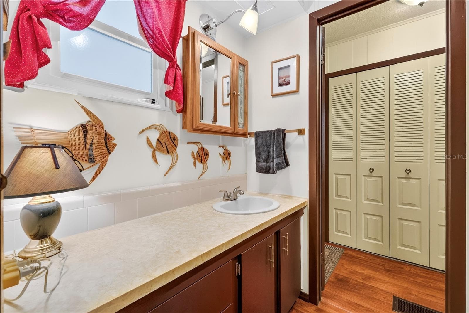 Stylish sinks - 210 PALM MEADOWS DR, EUSTIS