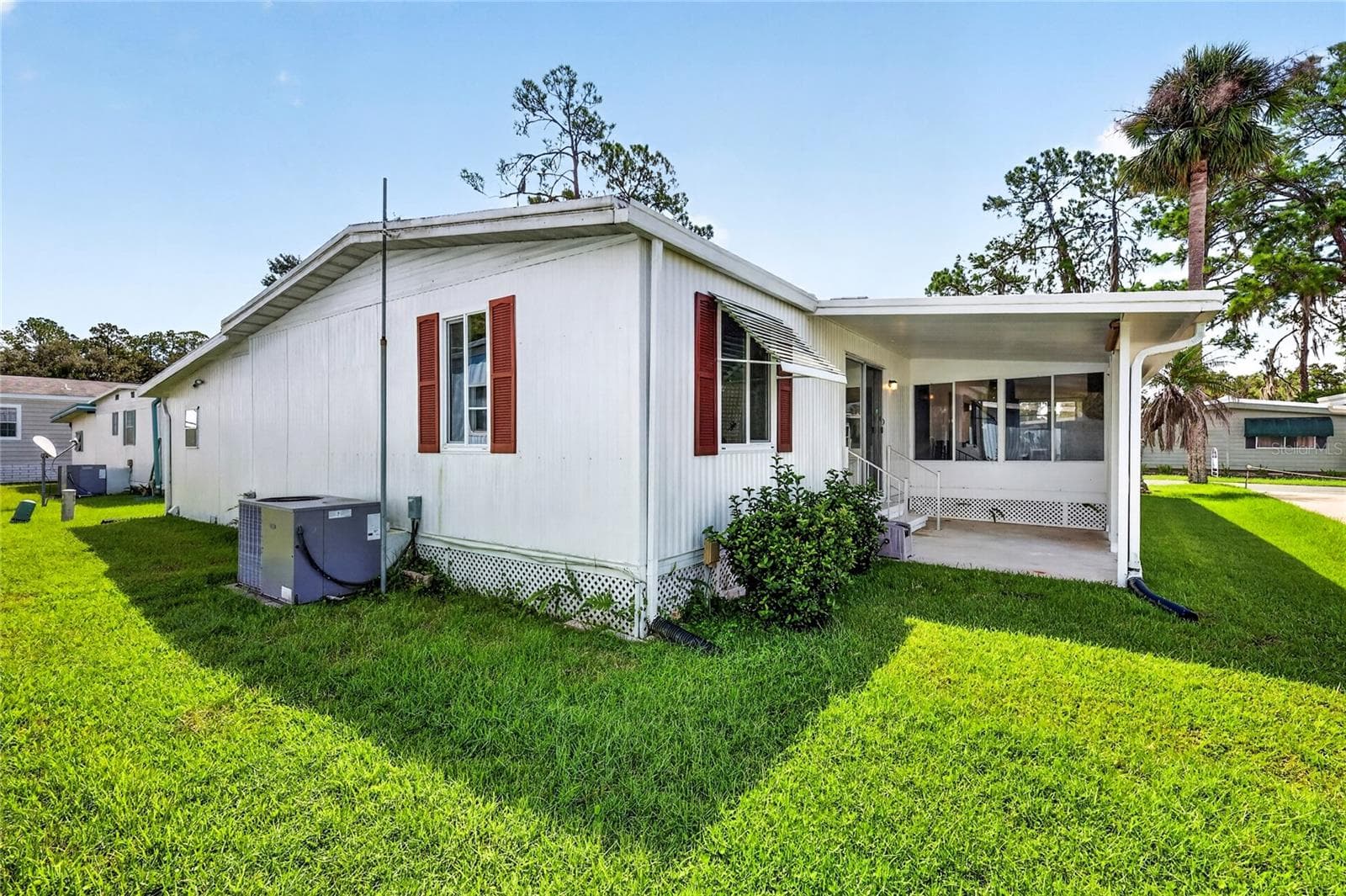 HVAC is newer - 210 PALM MEADOWS DR, EUSTIS