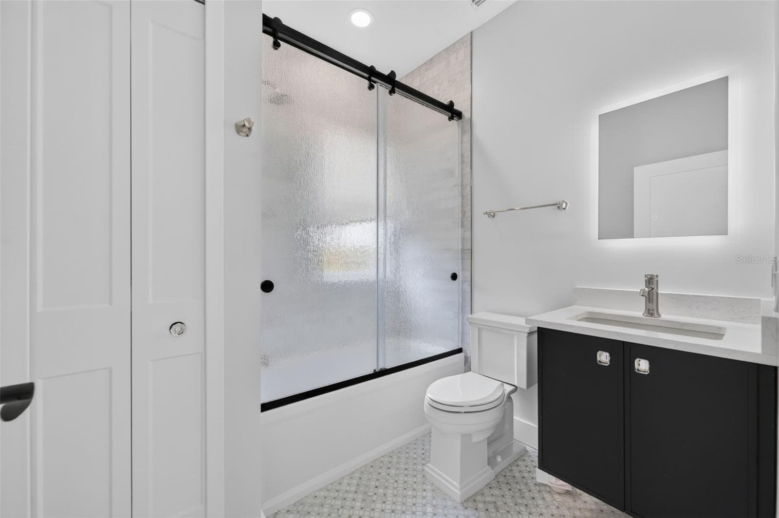 Bathroom 2 - 323 E AMELIA ST, ORLANDO