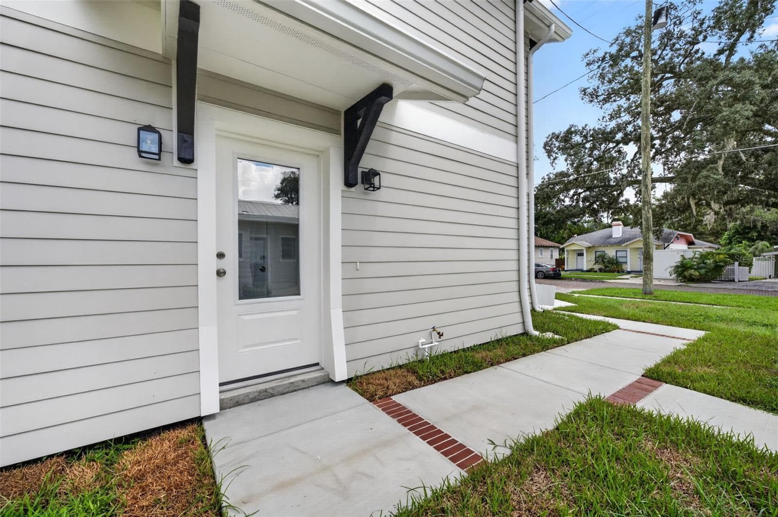 Front door of AUD - 323 E AMELIA ST, ORLANDO