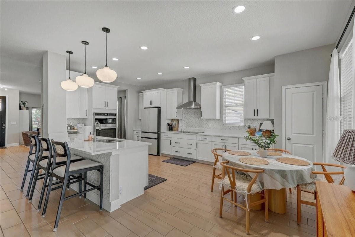 Single Family Residence at 2194 FAIRWAY AVE S, ST PETERSBURG, photo 17 of 85